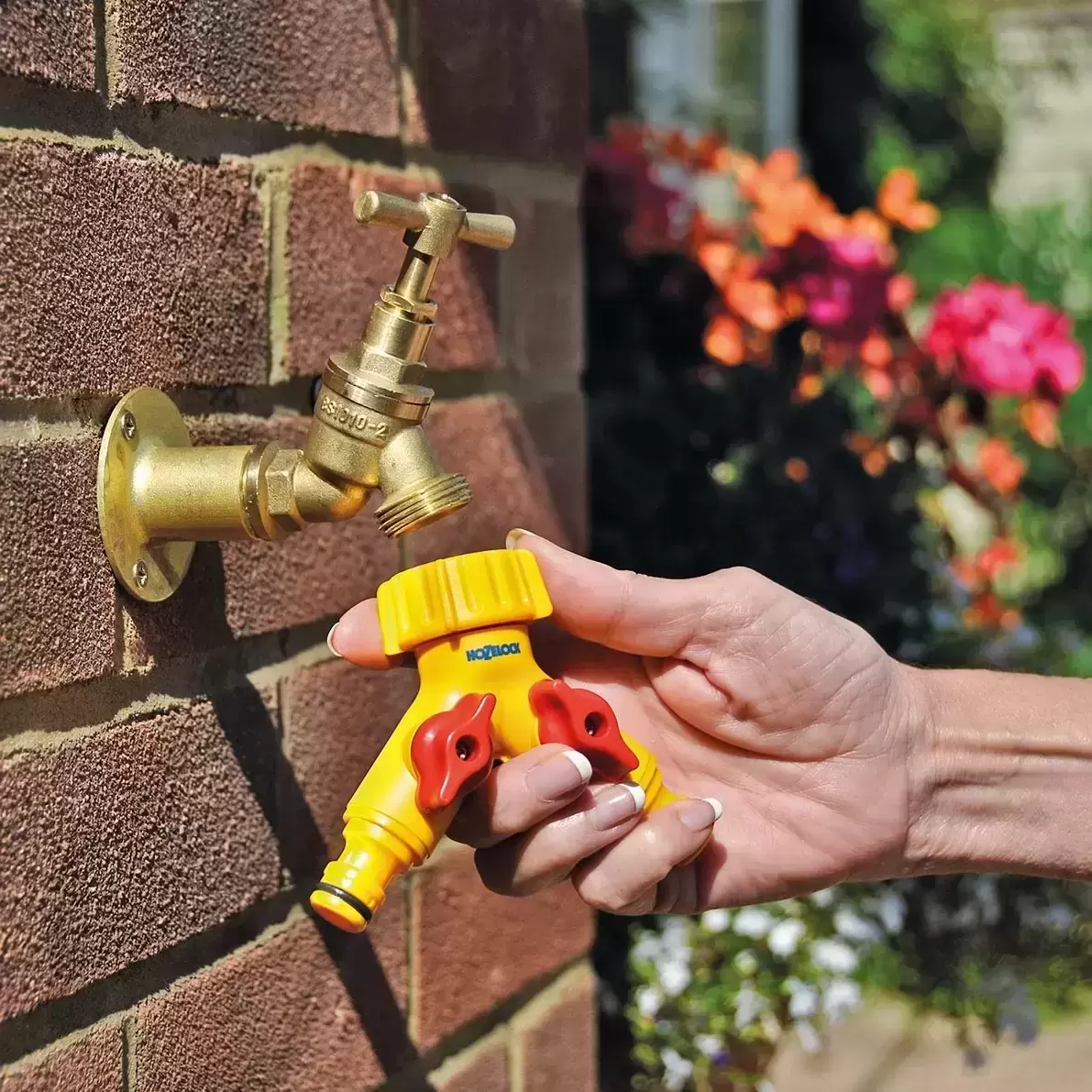 Hozelock Dual Tap Connector 4 Hozelock Dual Tap Connector - Image 2