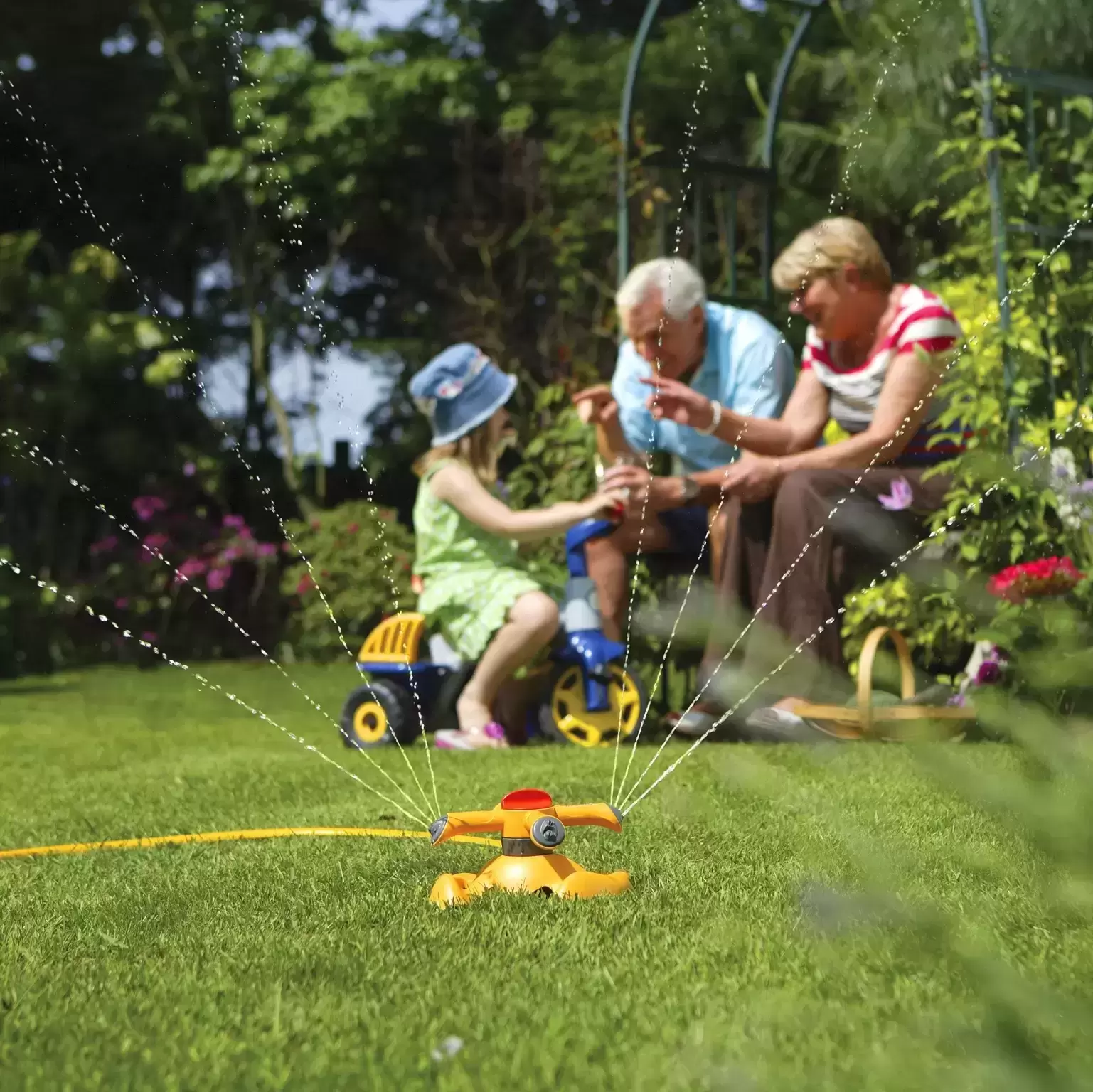 Hozelock Round Sprinkler Plus 254m² 6 Hozelock Round Sprinkler Plus 254m² - Image 4